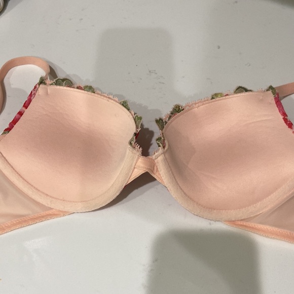 Victoria's Secret 34B plunge beautiful flower and lace 💕 EUC - Picture 8 of 10